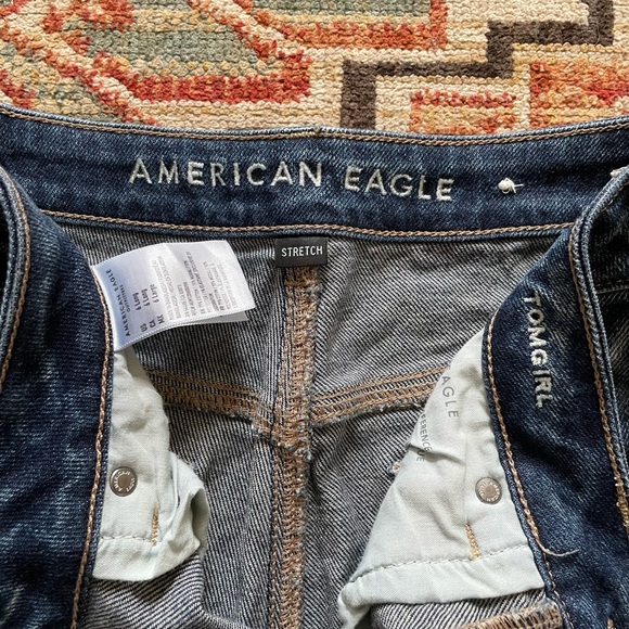 American Eagle tomgirl jeans 6 LONG - Picture 2 of 3